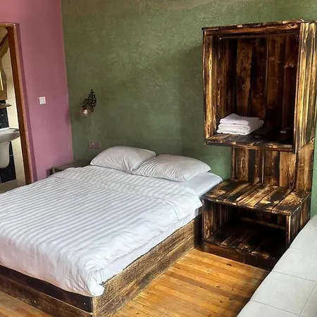 Отель Wood House 3*